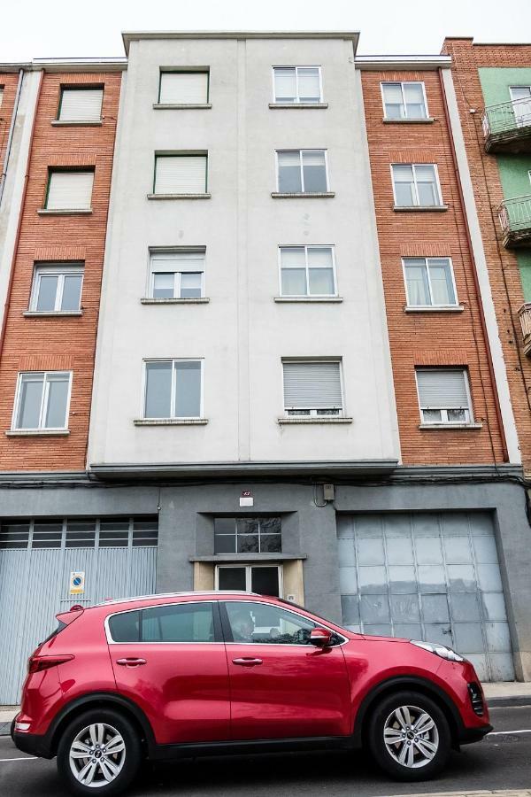 Logrono Centro, Una Casa Con Vistas Apartment Luaran gambar