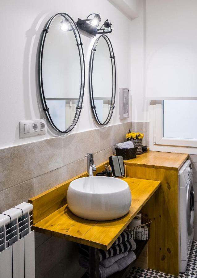 Logrono Centro, Una Casa Con Vistas Luaran gambar